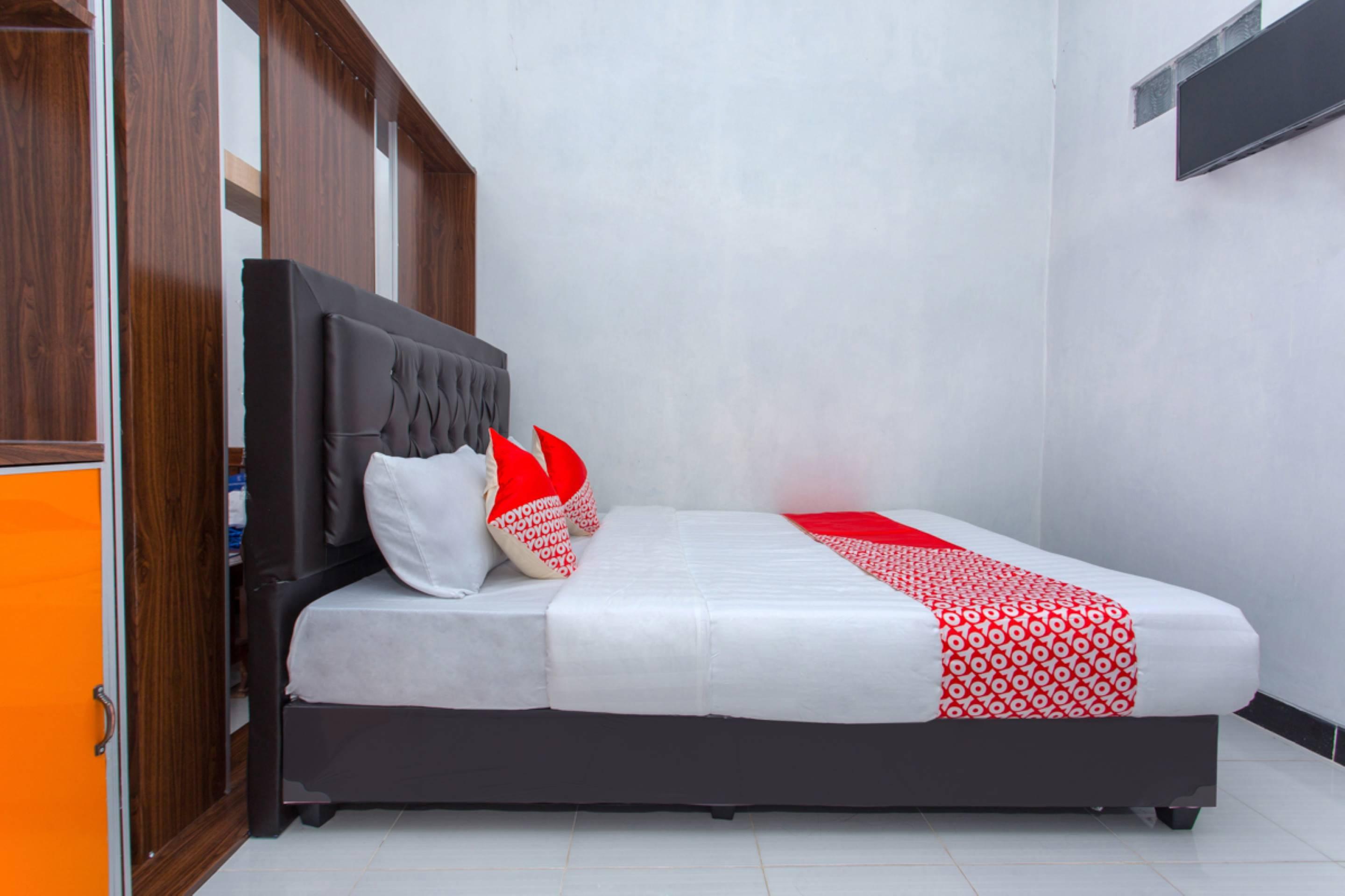 Griya Annisa Hotel Tegal  Buitenkant foto