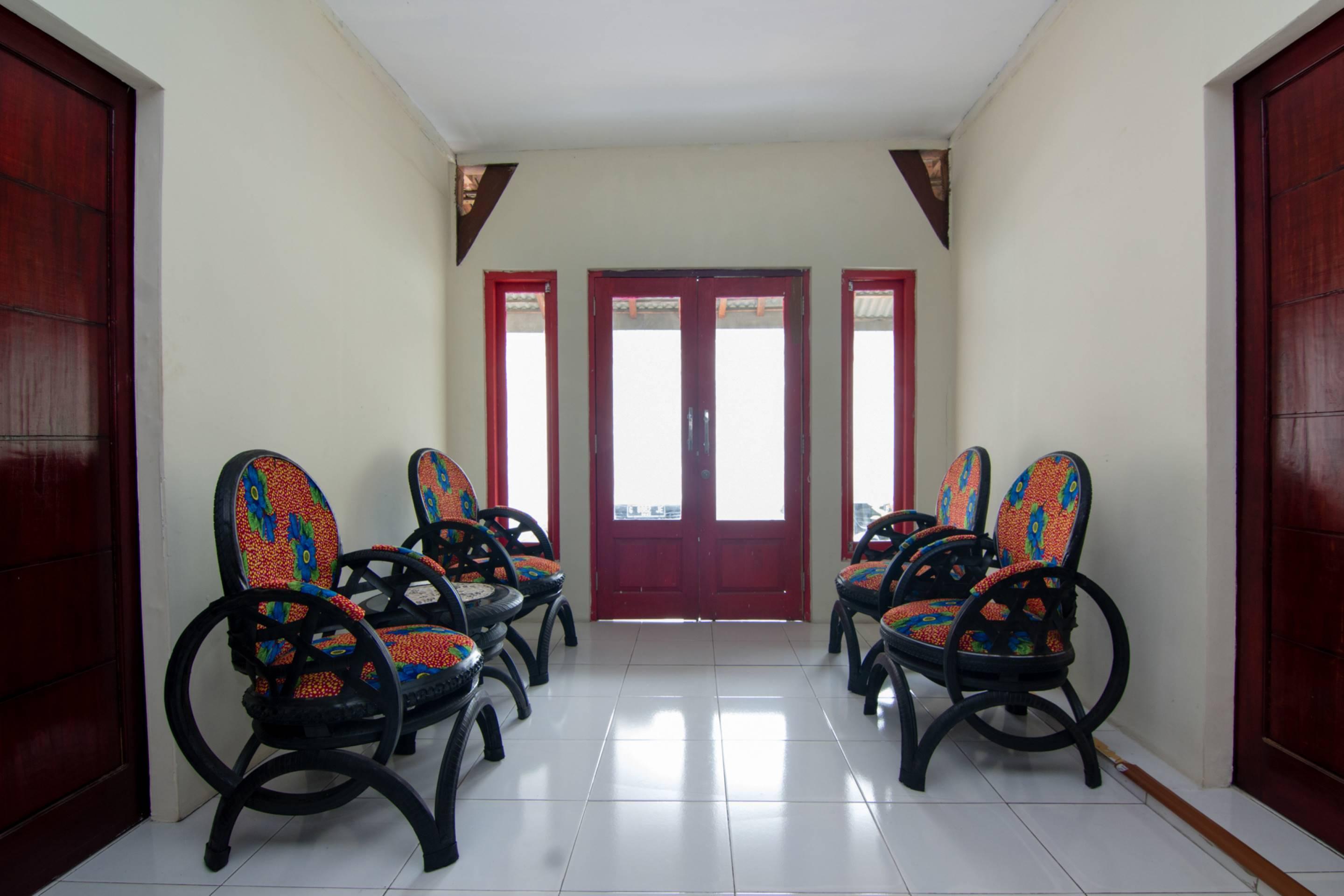 Griya Annisa Hotel Tegal  Buitenkant foto