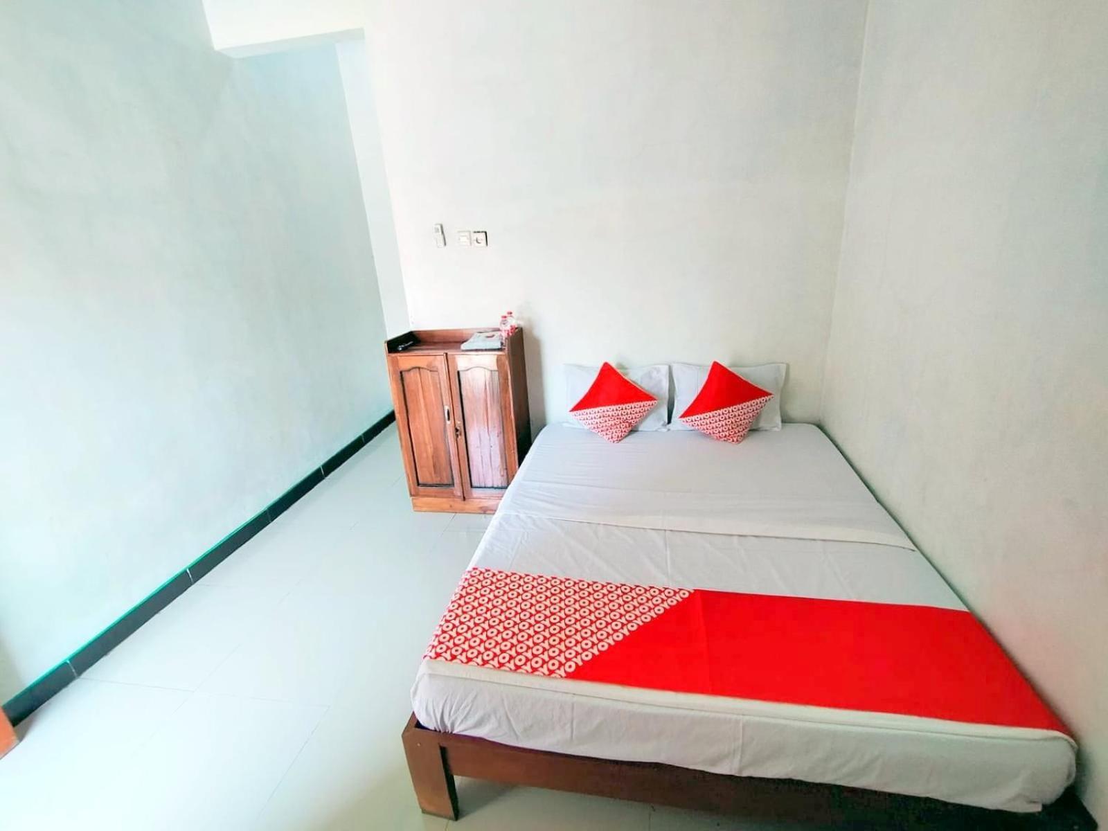Griya Annisa Hotel Tegal  Buitenkant foto
