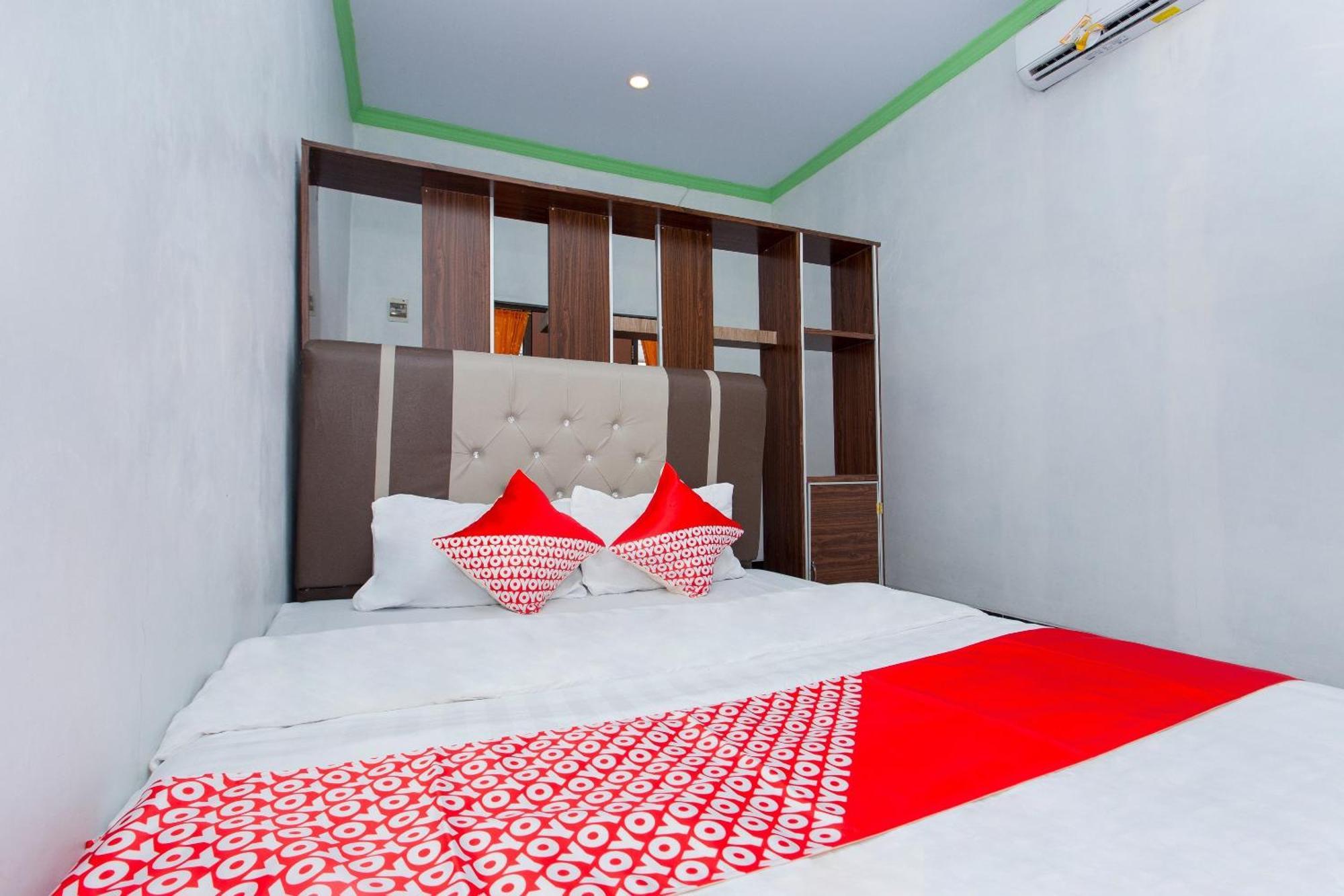 Griya Annisa Hotel Tegal  Buitenkant foto