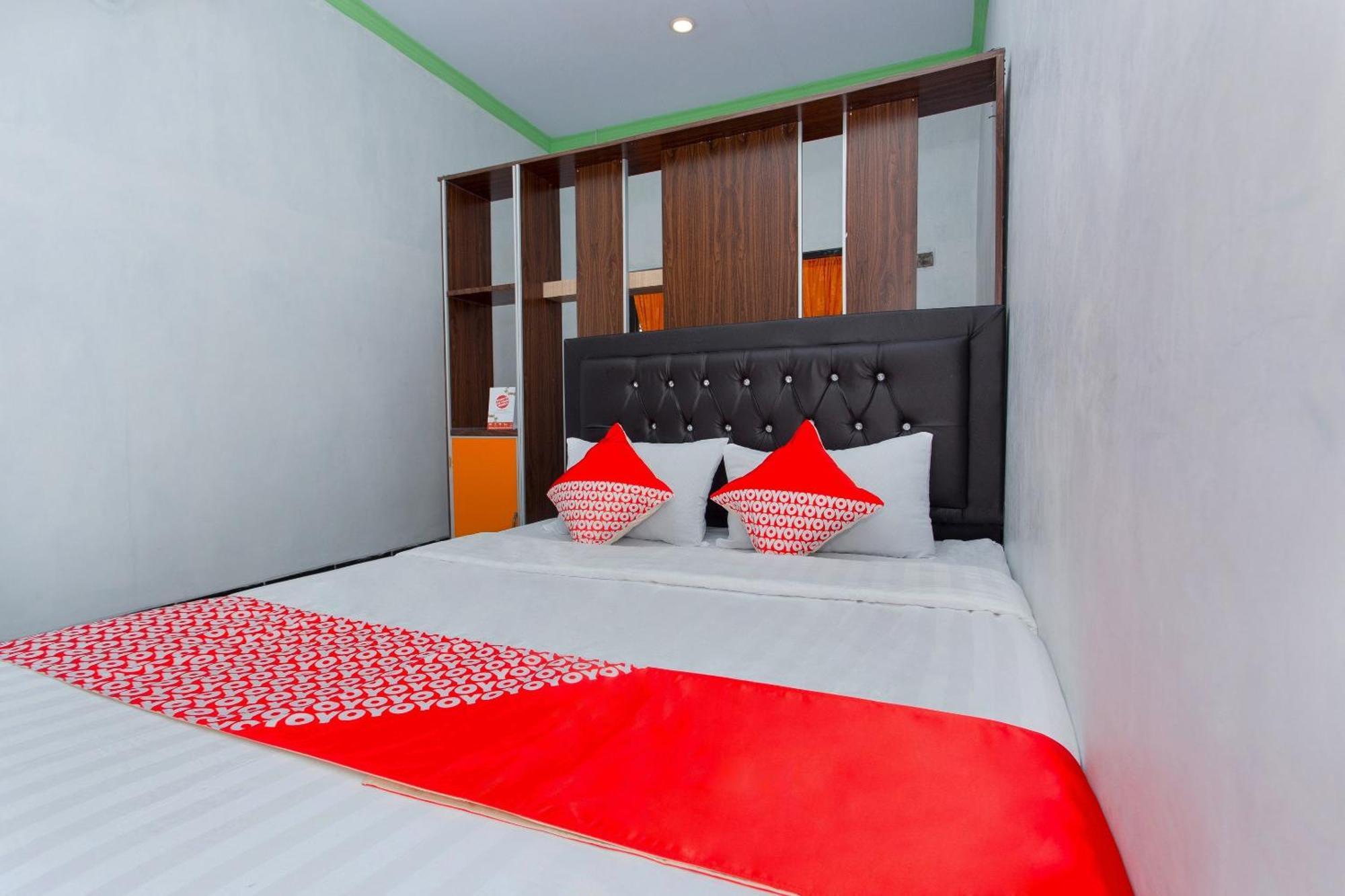 Griya Annisa Hotel Tegal  Buitenkant foto