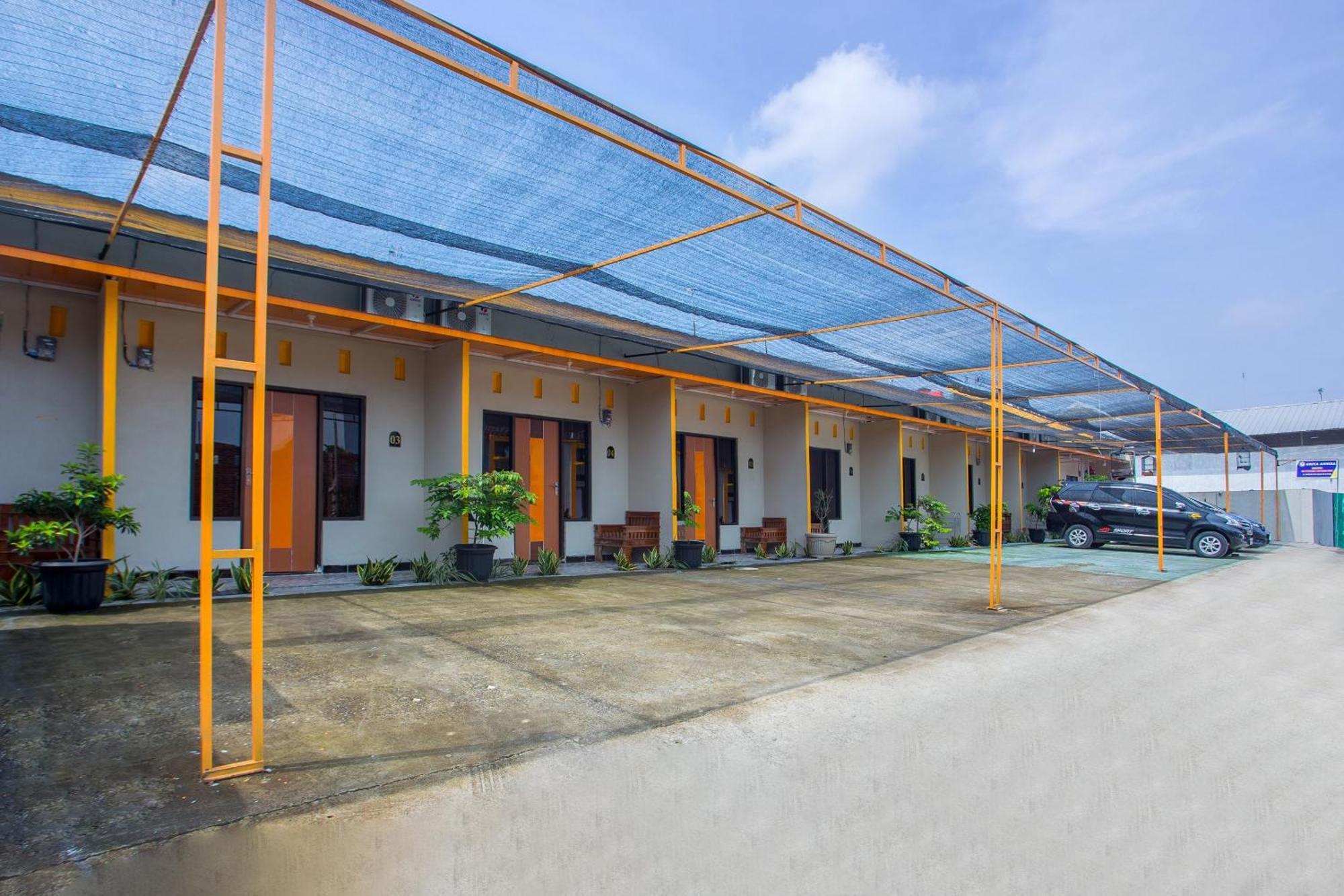 Griya Annisa Hotel Tegal  Buitenkant foto